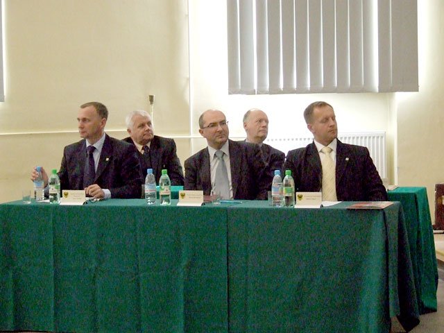 O sprawach priorytetowych dla miasta i regionu rozmawiali ostatnio podczas wyjazdowego posiedzenia komisji Sejmiku Dolnośląskiego, prezydenci Marek Obrębalski i Jerzy Łużniak, szef rady miasta Hubert Papaj oraz starosta 