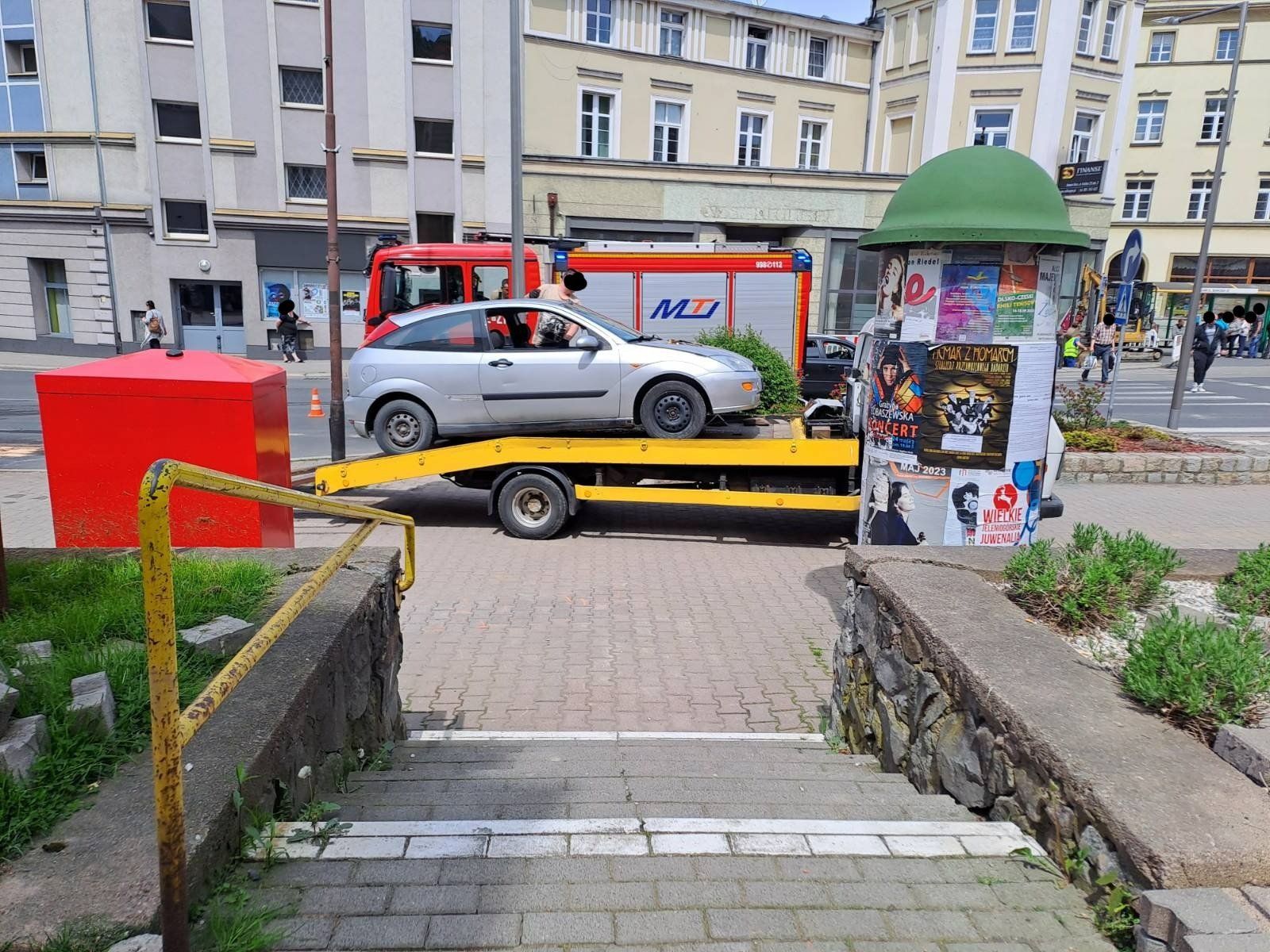 zapalio-sie-auto-115420