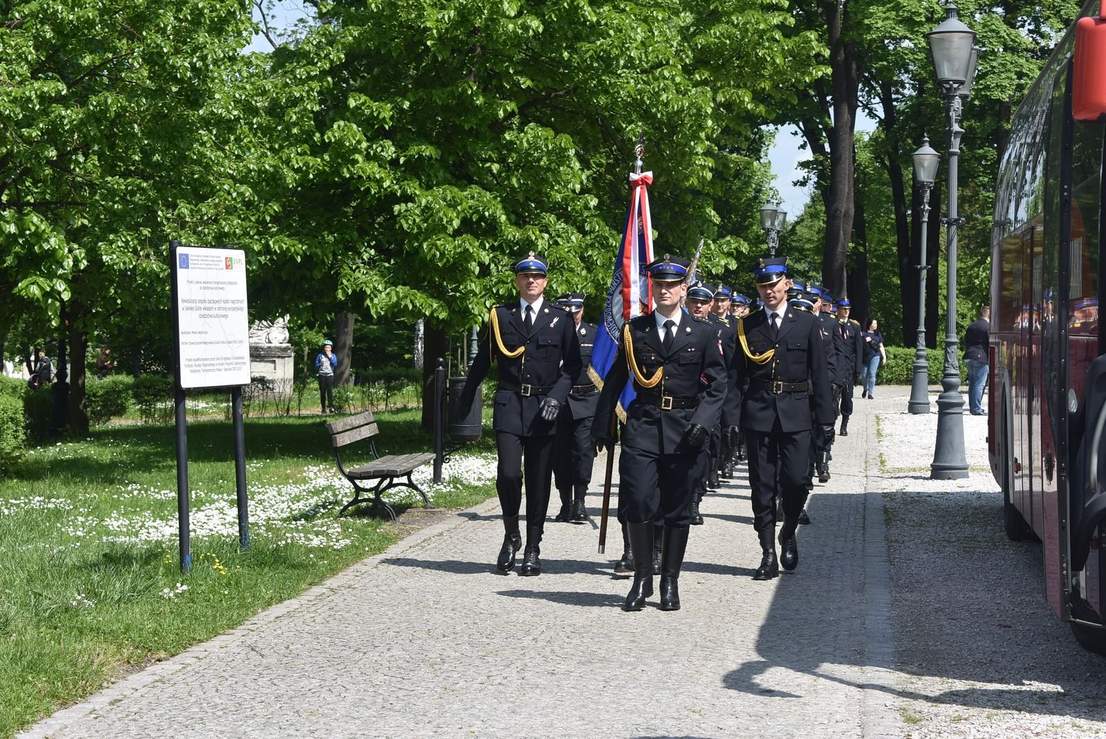sztandar-dla-jeleniogorskich-strazakow-115573