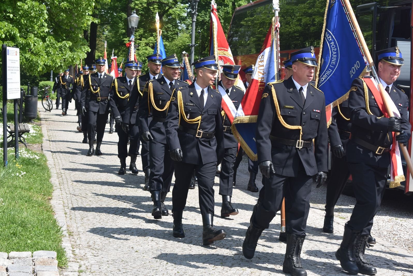 sztandar-dla-jeleniogorskich-strazakow-115573