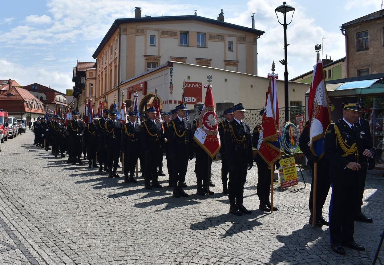 sztandar-dla-jeleniogorskich-strazakow-115573