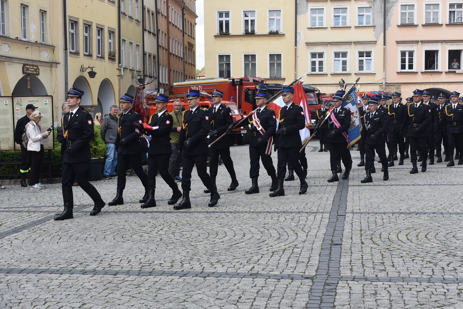 sztandar-dla-jeleniogorskich-strazakow-115573