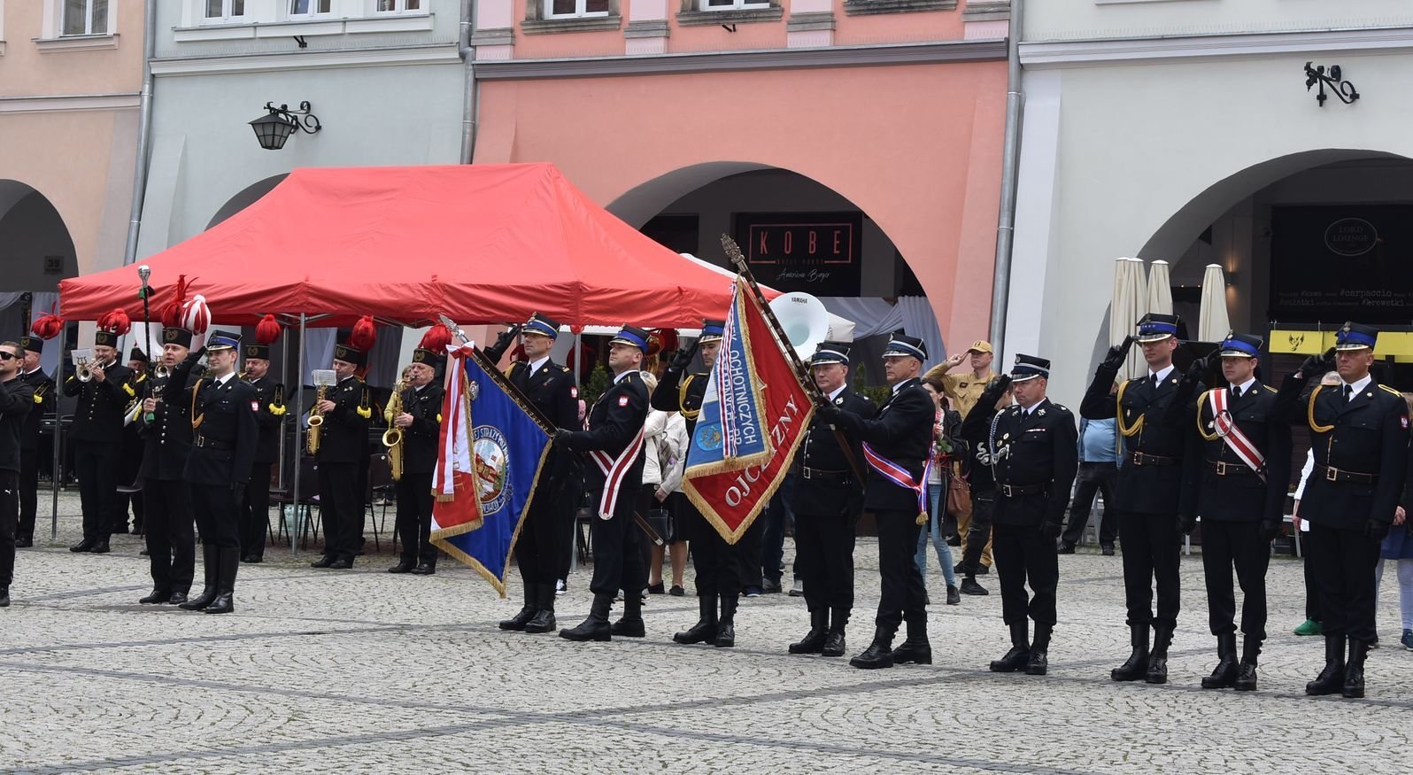 sztandar-dla-jeleniogorskich-strazakow-115573