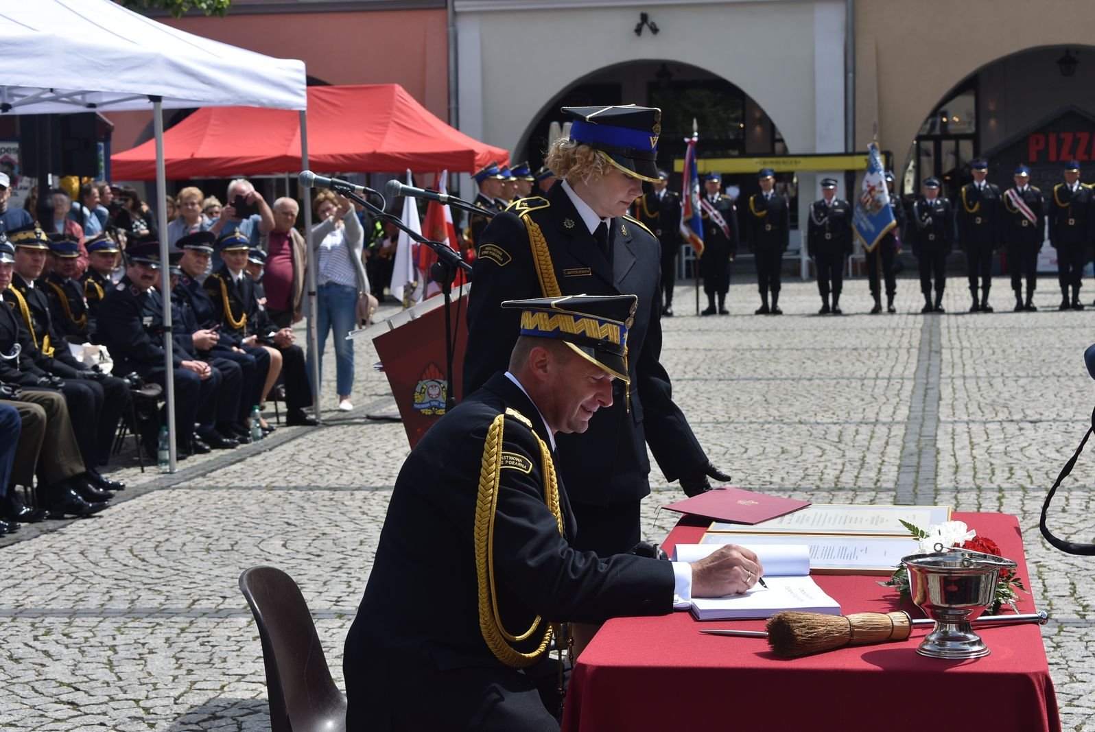 sztandar-dla-jeleniogorskich-strazakow-115573