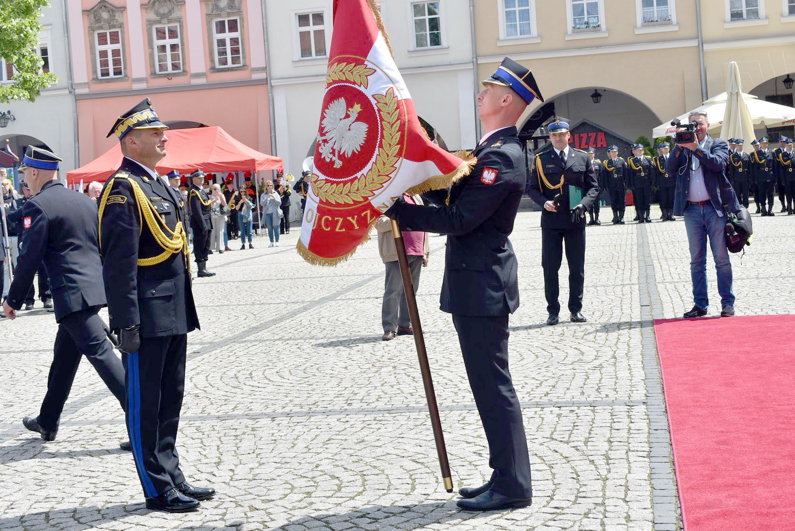sztandar-dla-jeleniogorskich-strazakow-115573