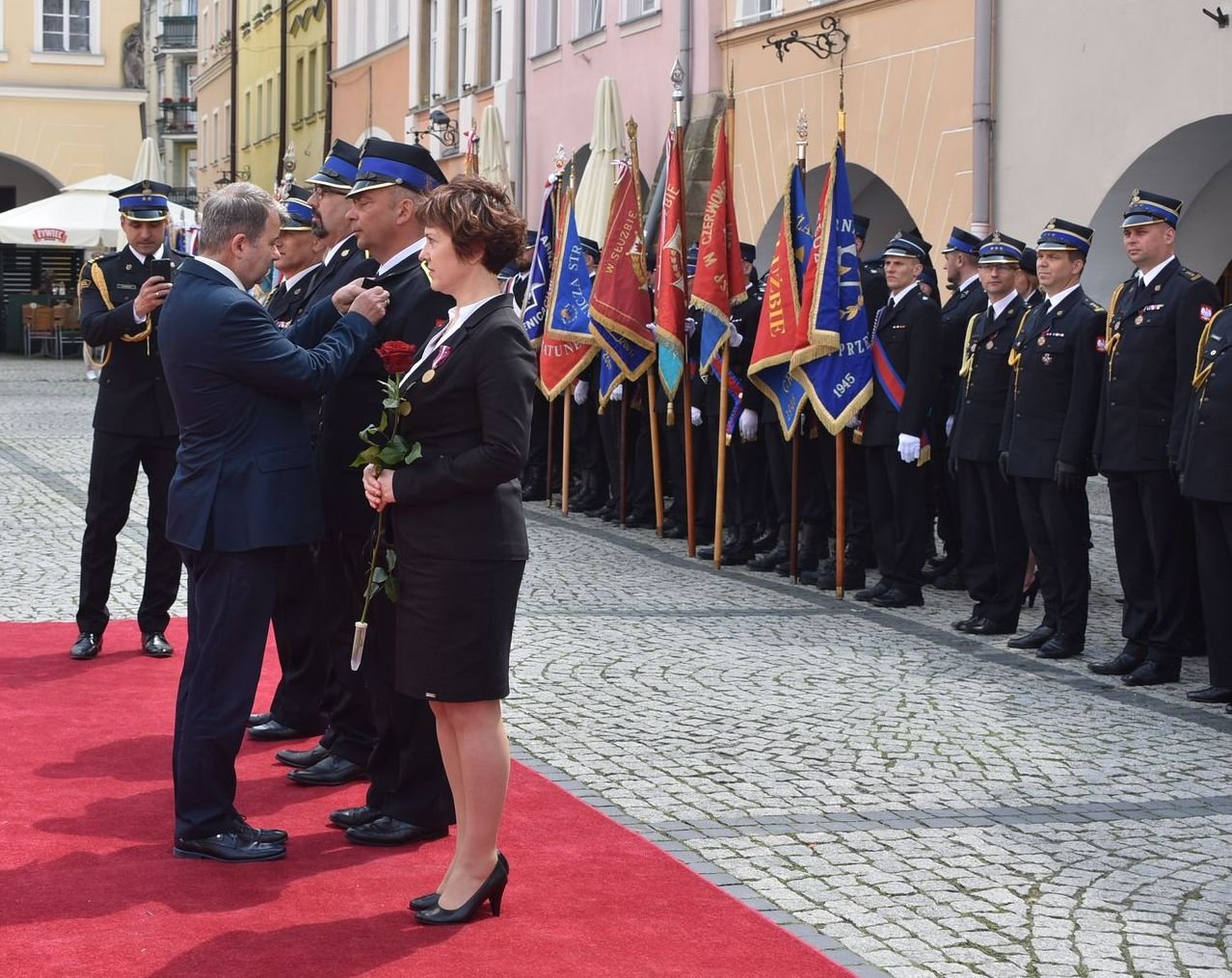 sztandar-dla-jeleniogorskich-strazakow-115573
