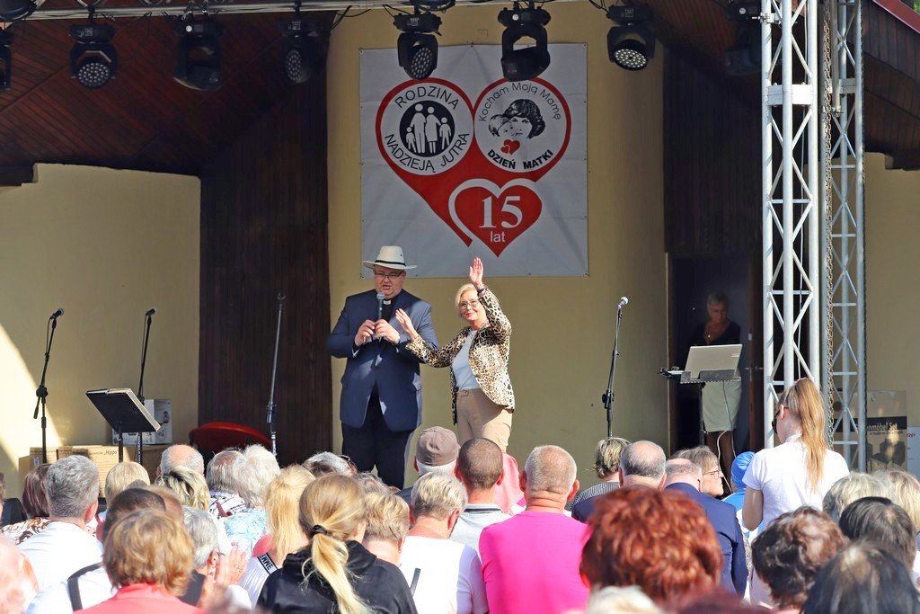 swieto-matki-wielki-festyn-cieplicach-115624