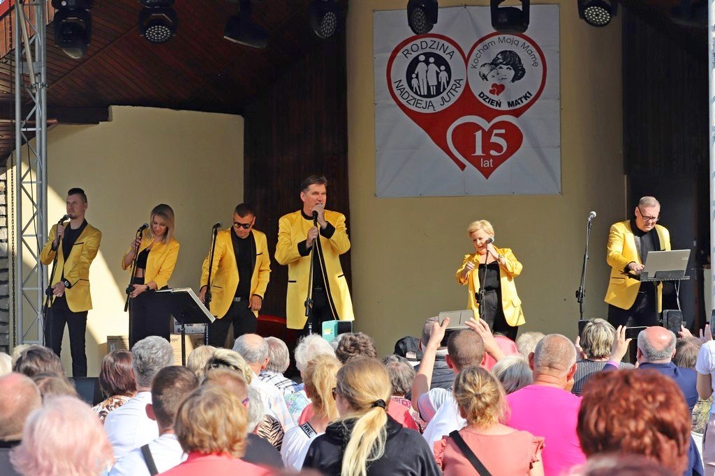 swieto-matki-wielki-festyn-cieplicach-115624