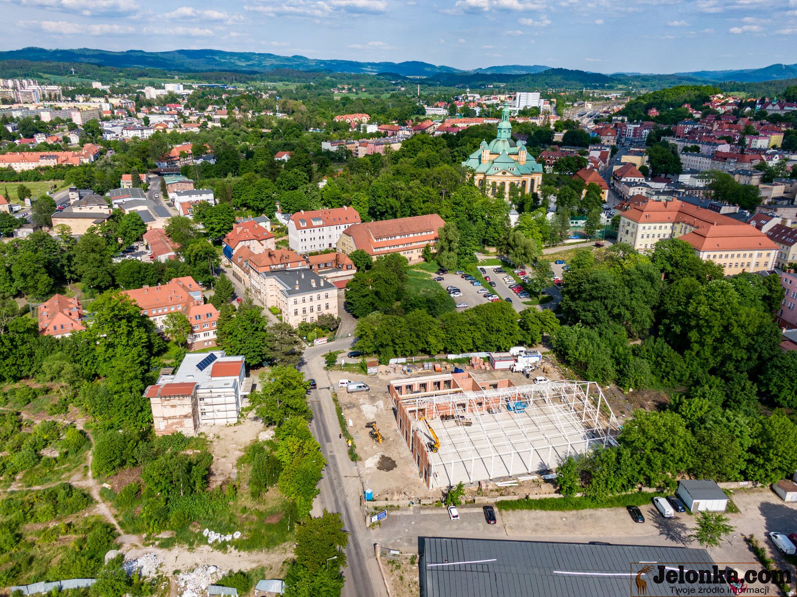 trwa-budowa-lodowiska-115671