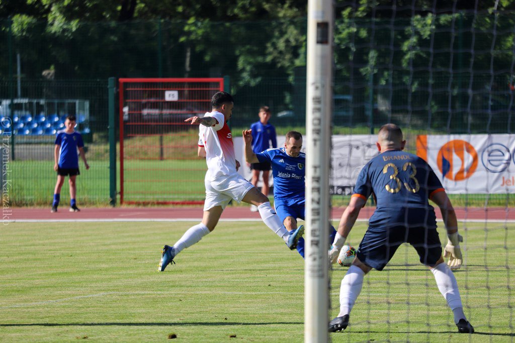 iii-liga-dla-karkonoszy-znowu-po-karnych-115813