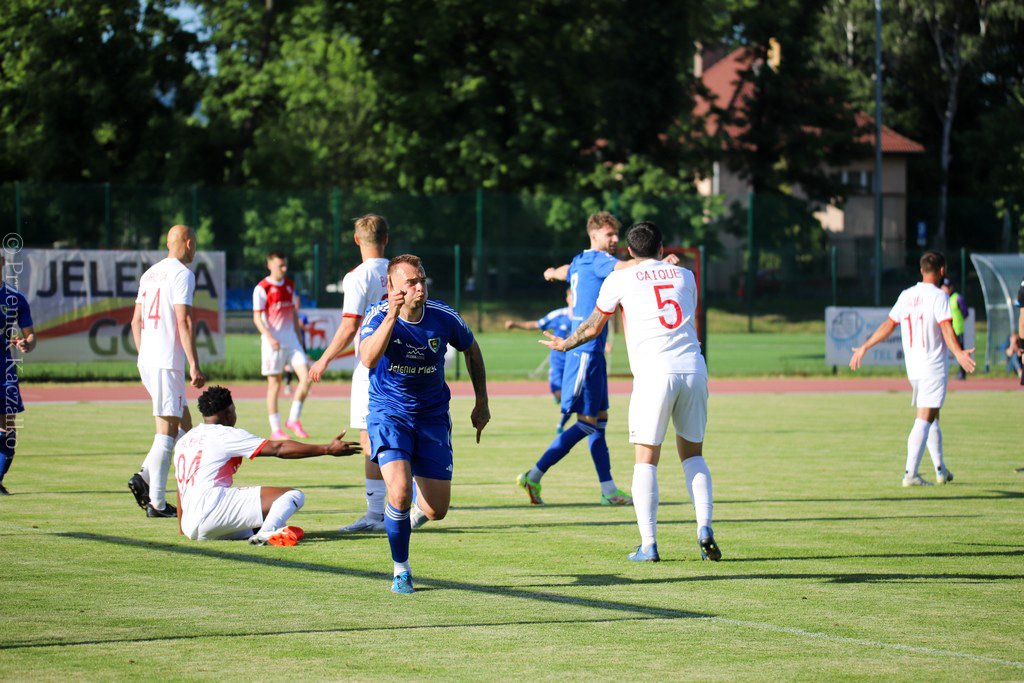 iii-liga-dla-karkonoszy-znowu-po-karnych-115813