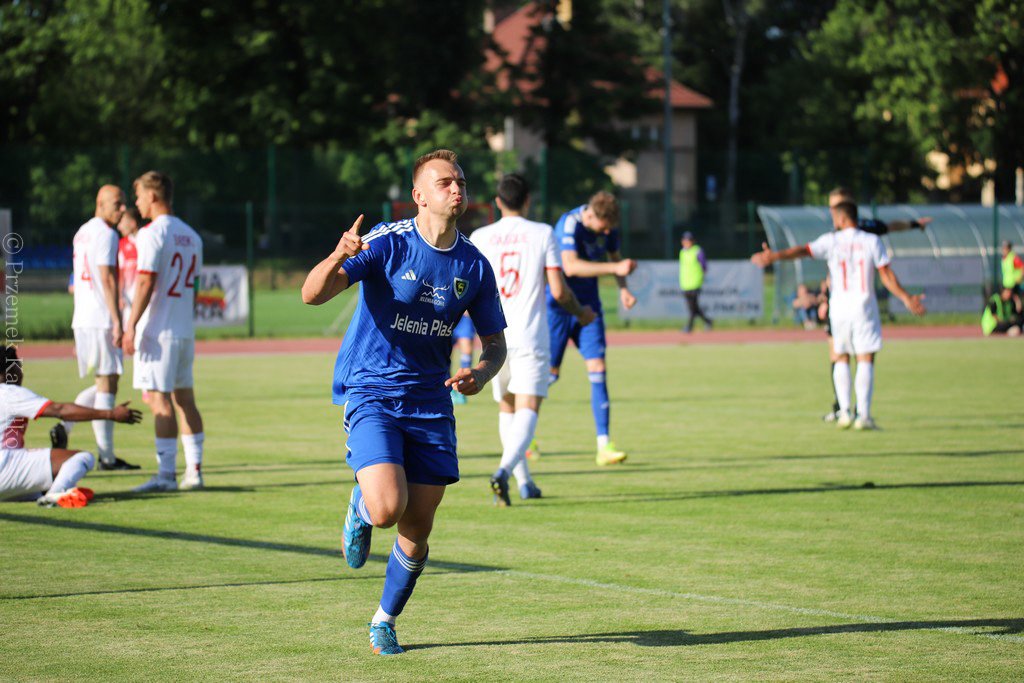 iii-liga-dla-karkonoszy-znowu-po-karnych-115813