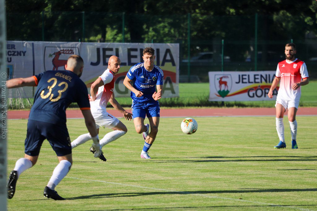 iii-liga-dla-karkonoszy-znowu-po-karnych-115813