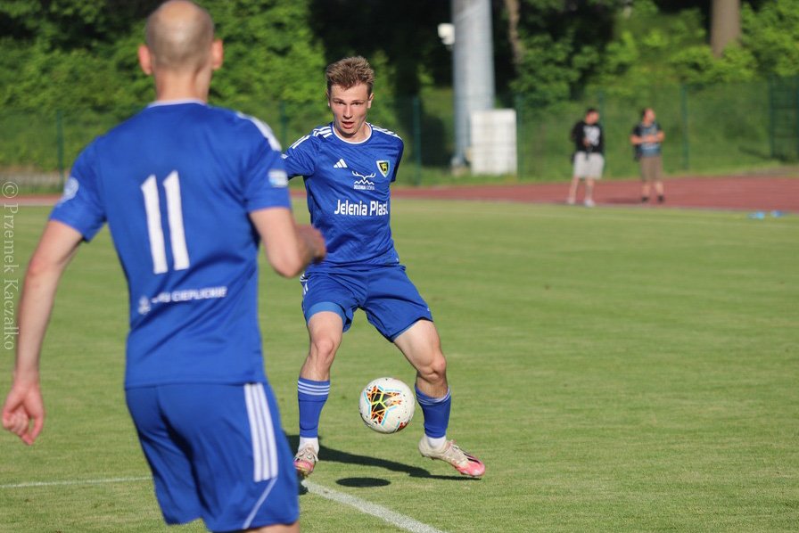 iii-liga-dla-karkonoszy-znowu-po-karnych-115813