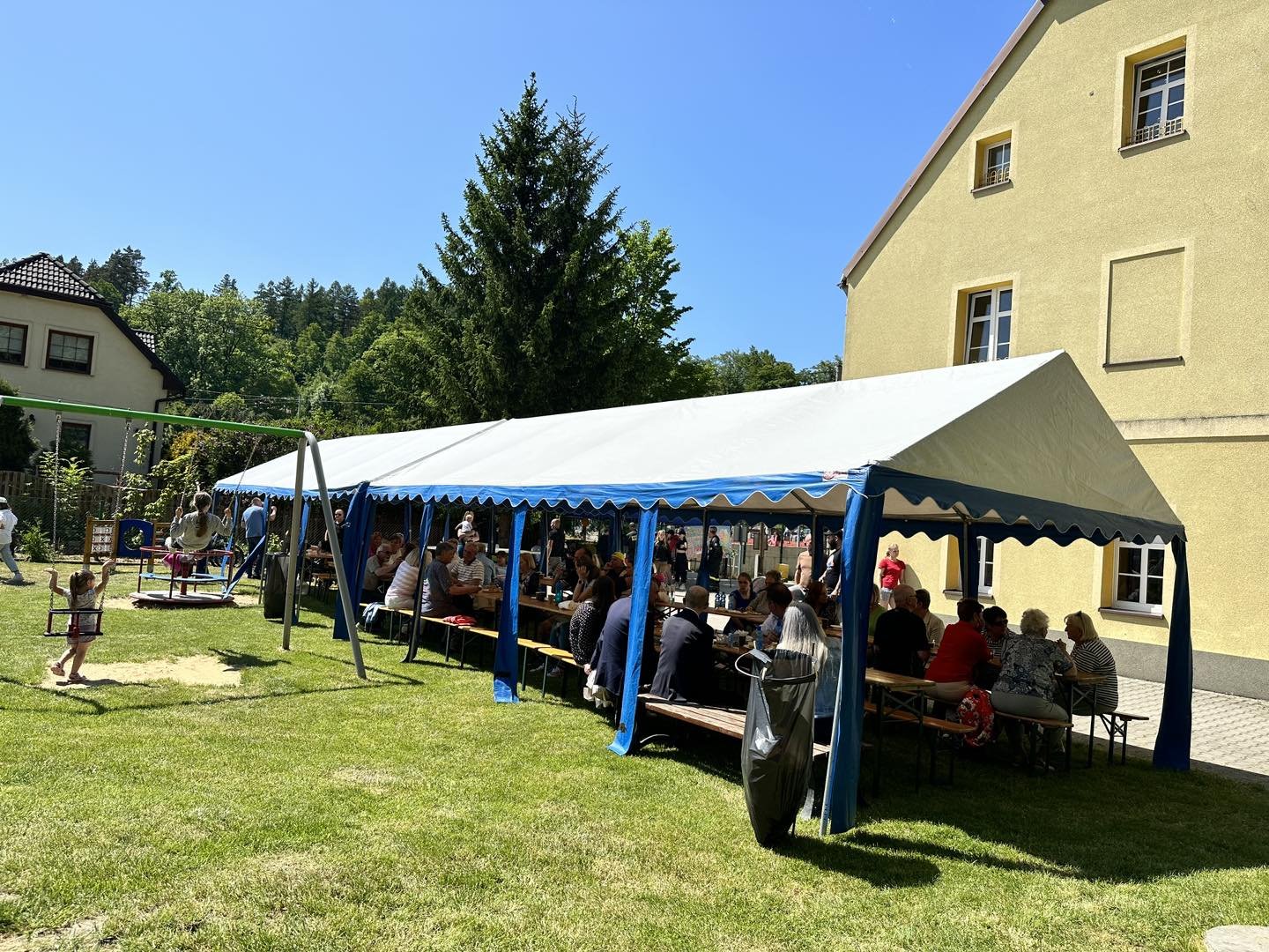 jest-swietlica-i-boisko-otwarcie-na-festynie-115857