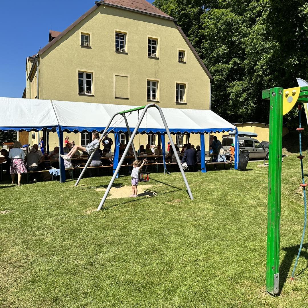 jest-swietlica-i-boisko-otwarcie-na-festynie-115857