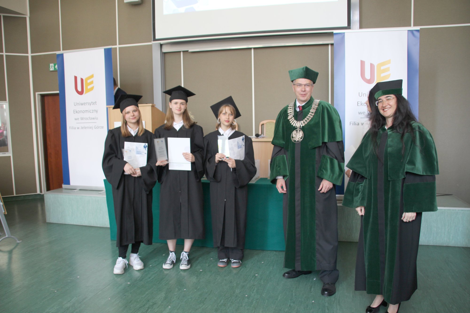 pierwsi-absolwenci-uniwersytetu-liderow-115913