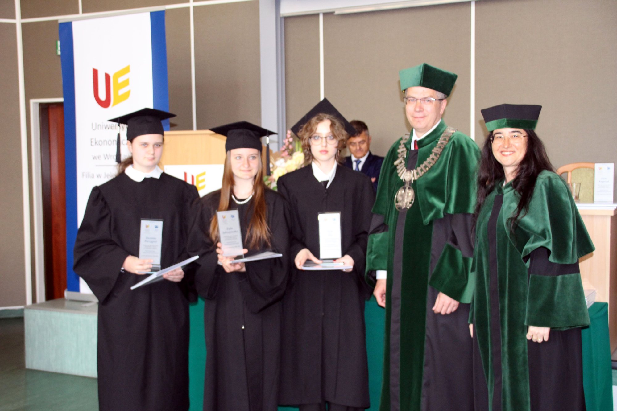 pierwsi-absolwenci-uniwersytetu-liderow-115913