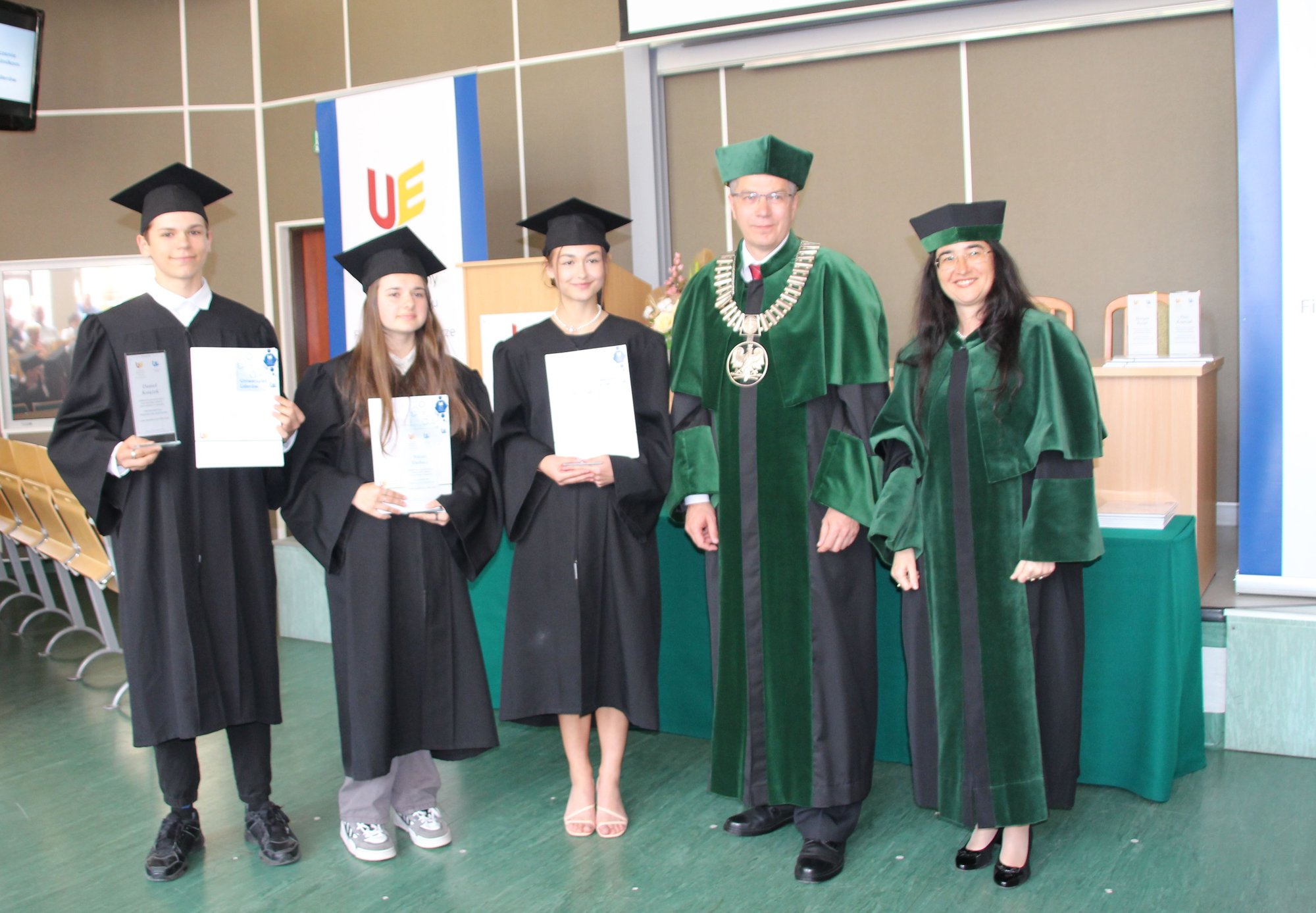 pierwsi-absolwenci-uniwersytetu-liderow-115913