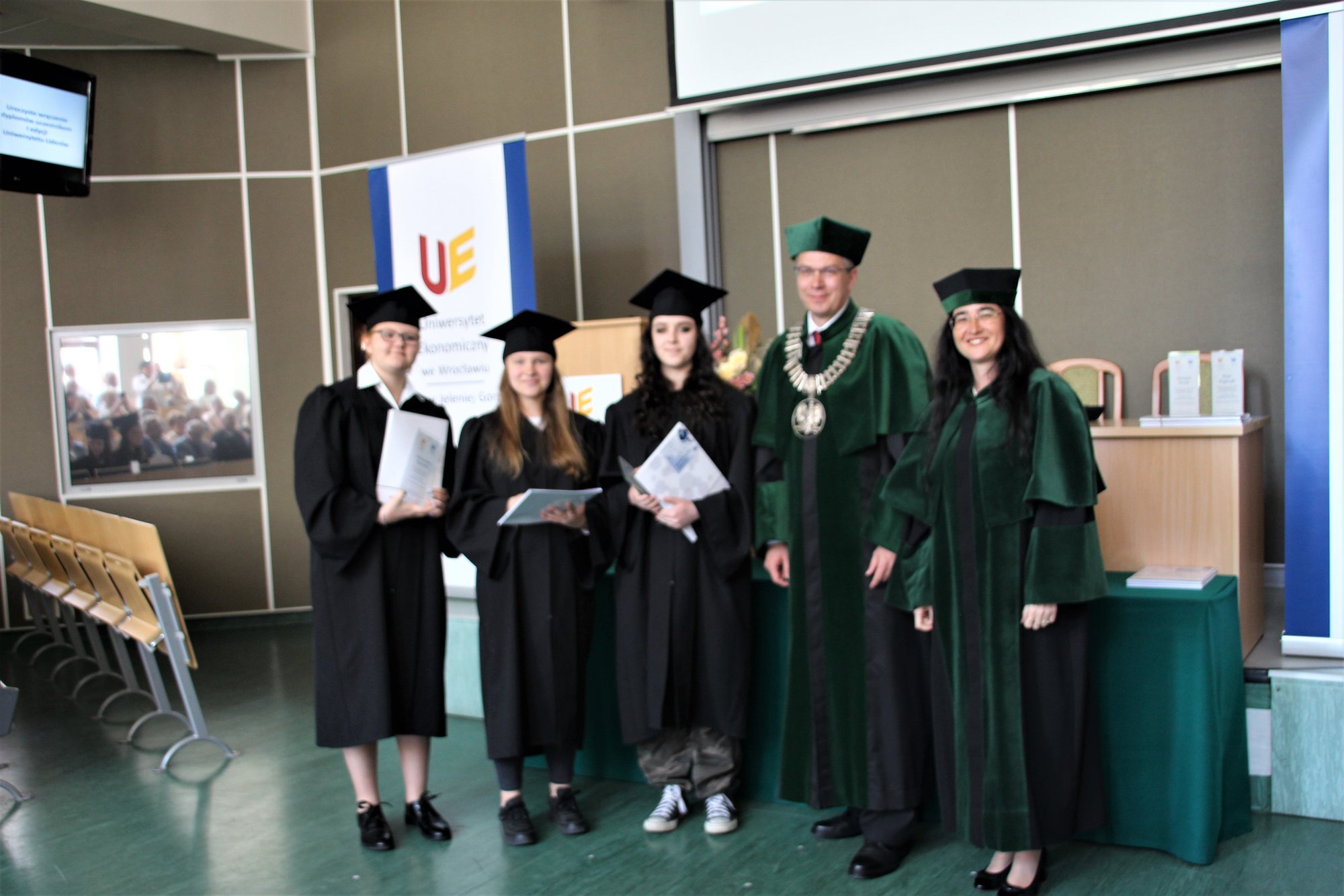 pierwsi-absolwenci-uniwersytetu-liderow-115913