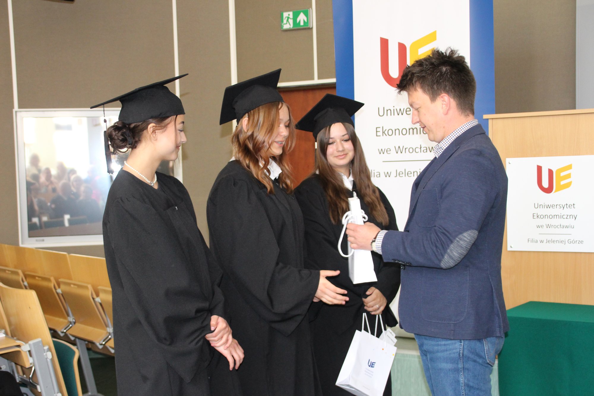 pierwsi-absolwenci-uniwersytetu-liderow-115913