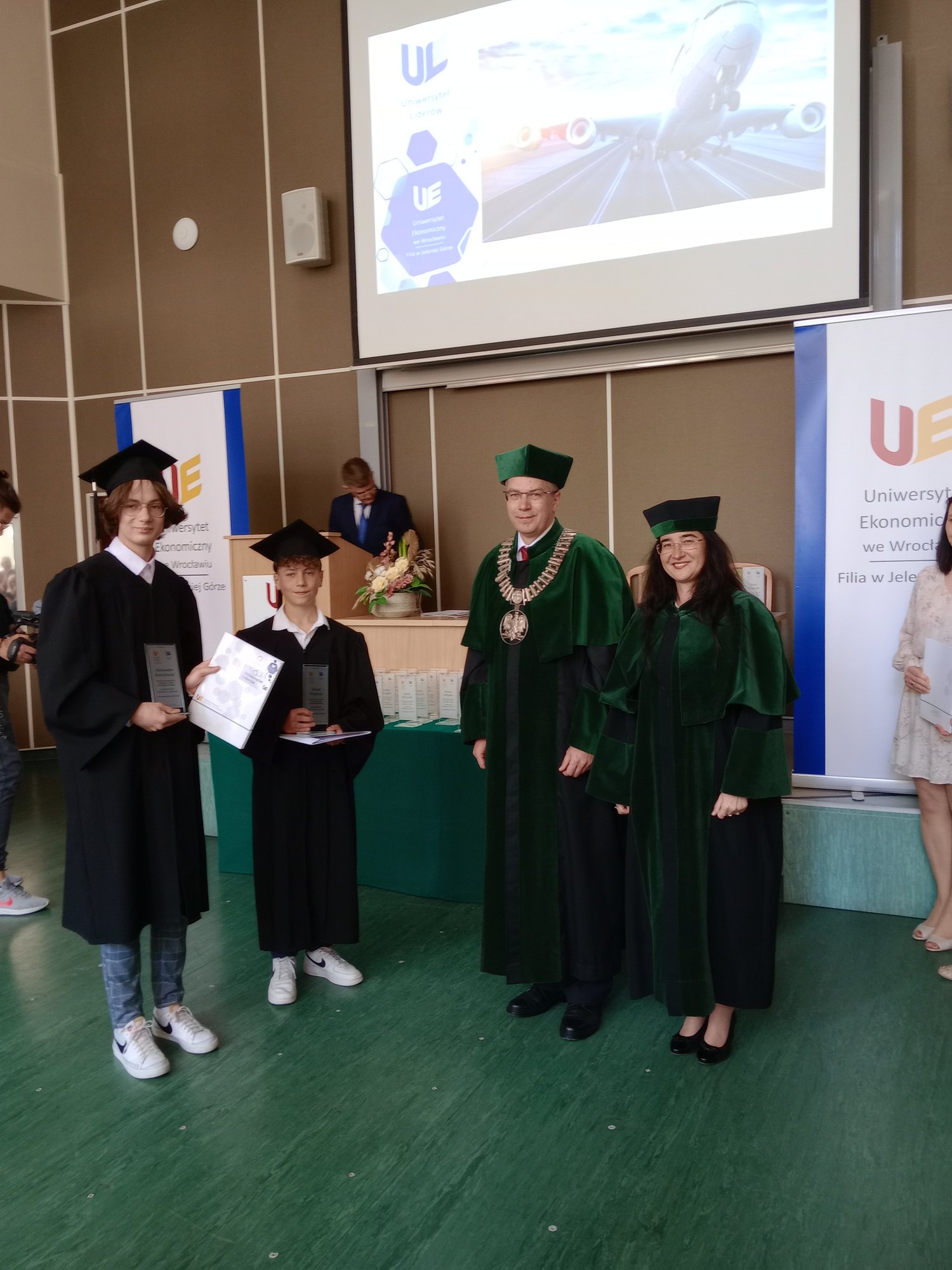 pierwsi-absolwenci-uniwersytetu-liderow-115913