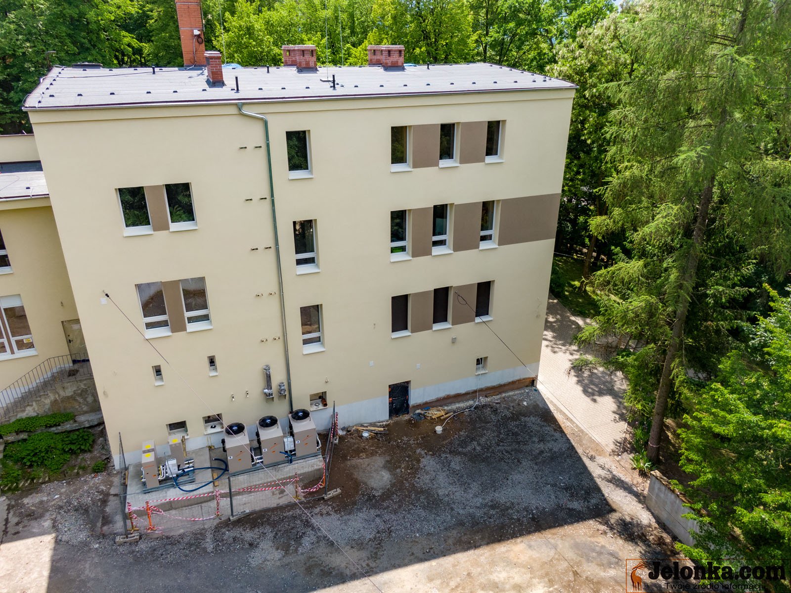 pieknieje-kompleks-przy-lesnej-w-jeleniej-gorze-115938