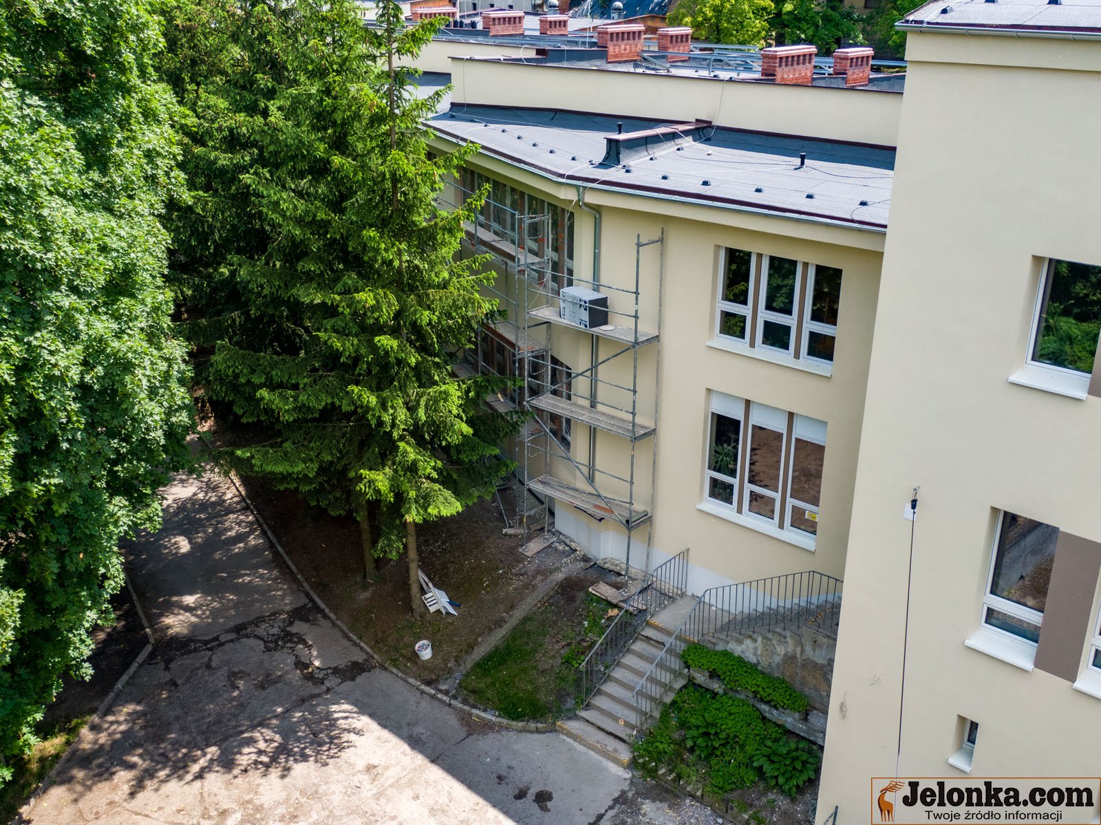 pieknieje-kompleks-przy-lesnej-w-jeleniej-gorze-115938