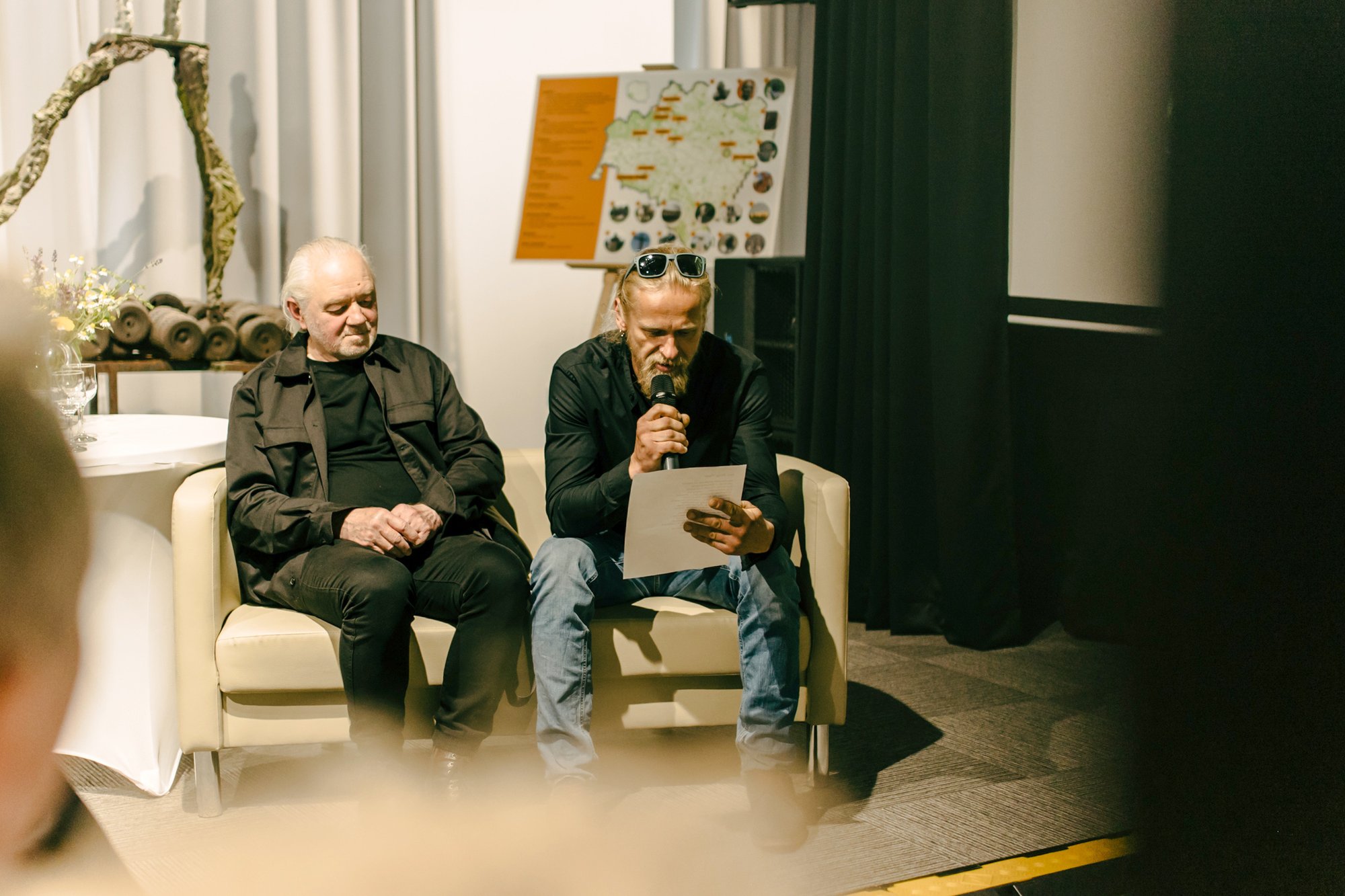 rzezby-zbigniewa-frackiewicza-na-4-peronie-116257