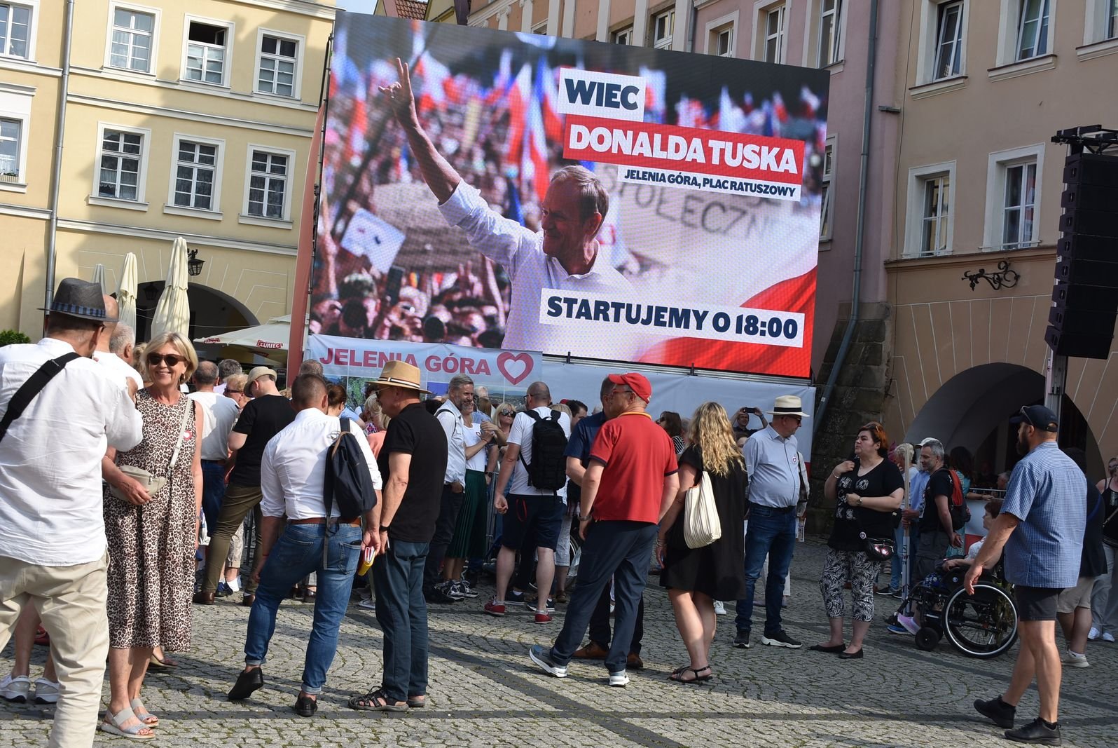 tumy-na-spotkaniu-z-donaldem-tuskiem-116365