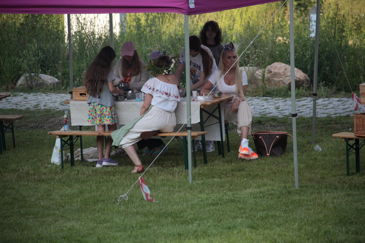 noc-swietojanska-u-podnoza-sniezki-116417