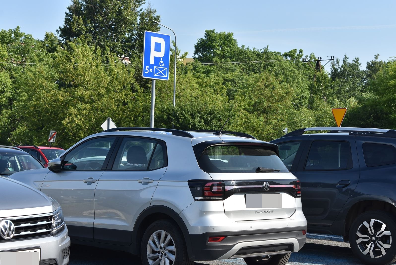 wroci-ulga-w-opatach-na-szpitalnym-parkingu-116468