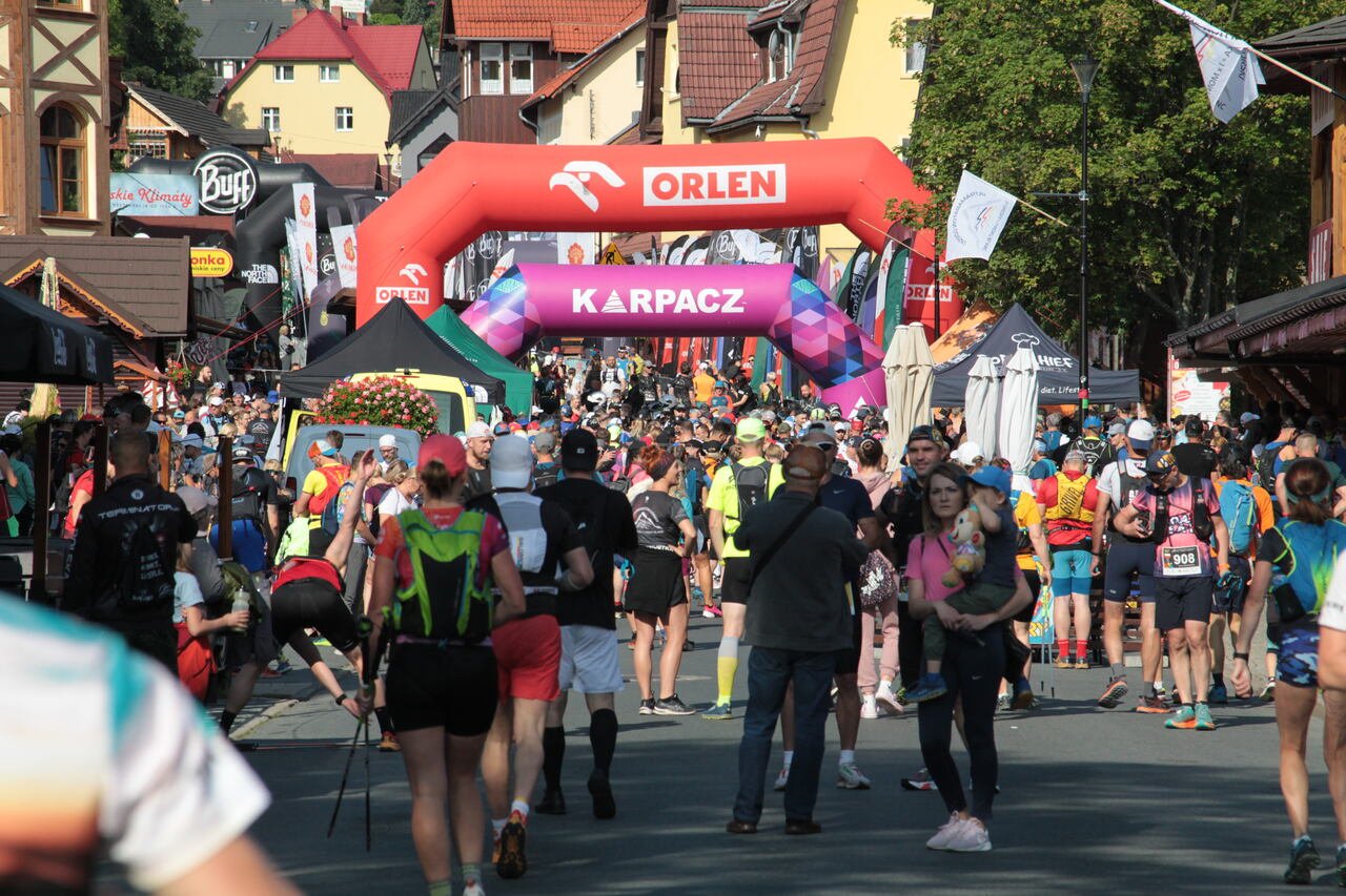 prawie-1000-osob-biego-na-sniezke-116724