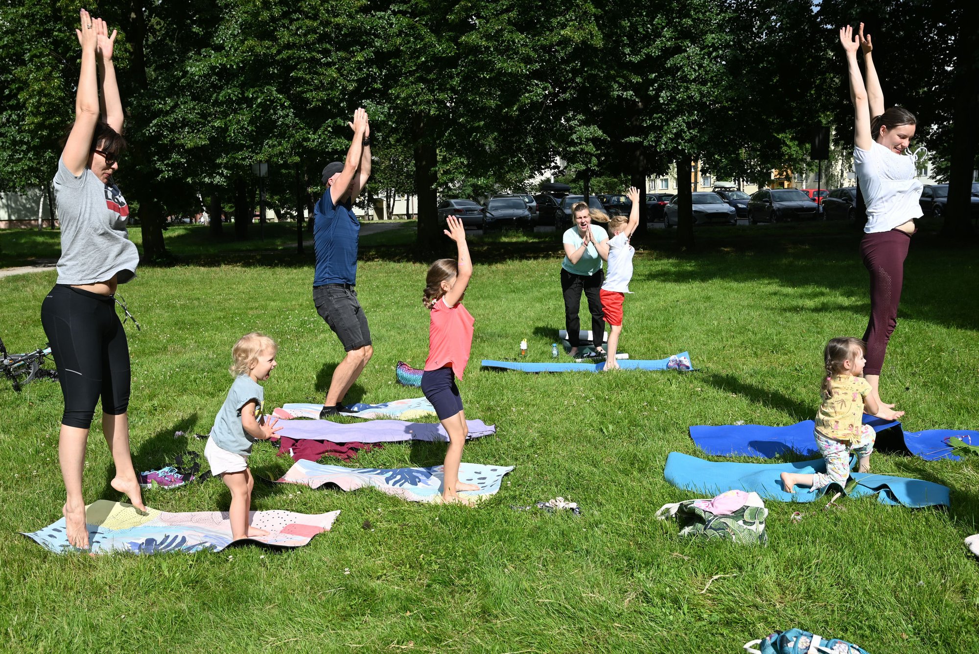 joga-rodzinna-w-parku-116746