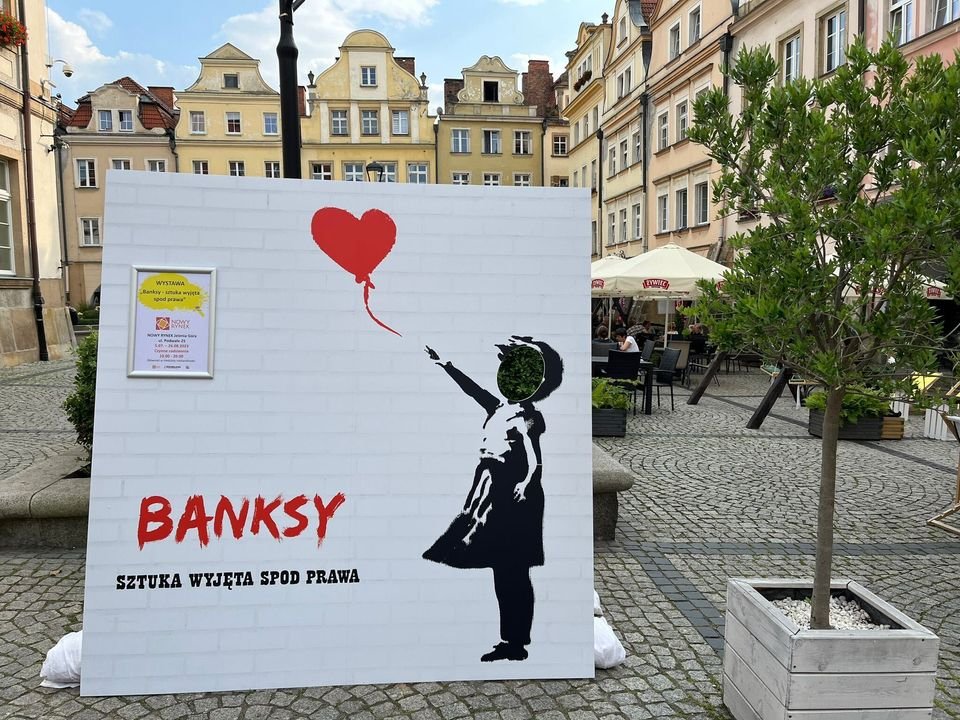 kultowy-banksy-w-jeleniej-gorze-116790