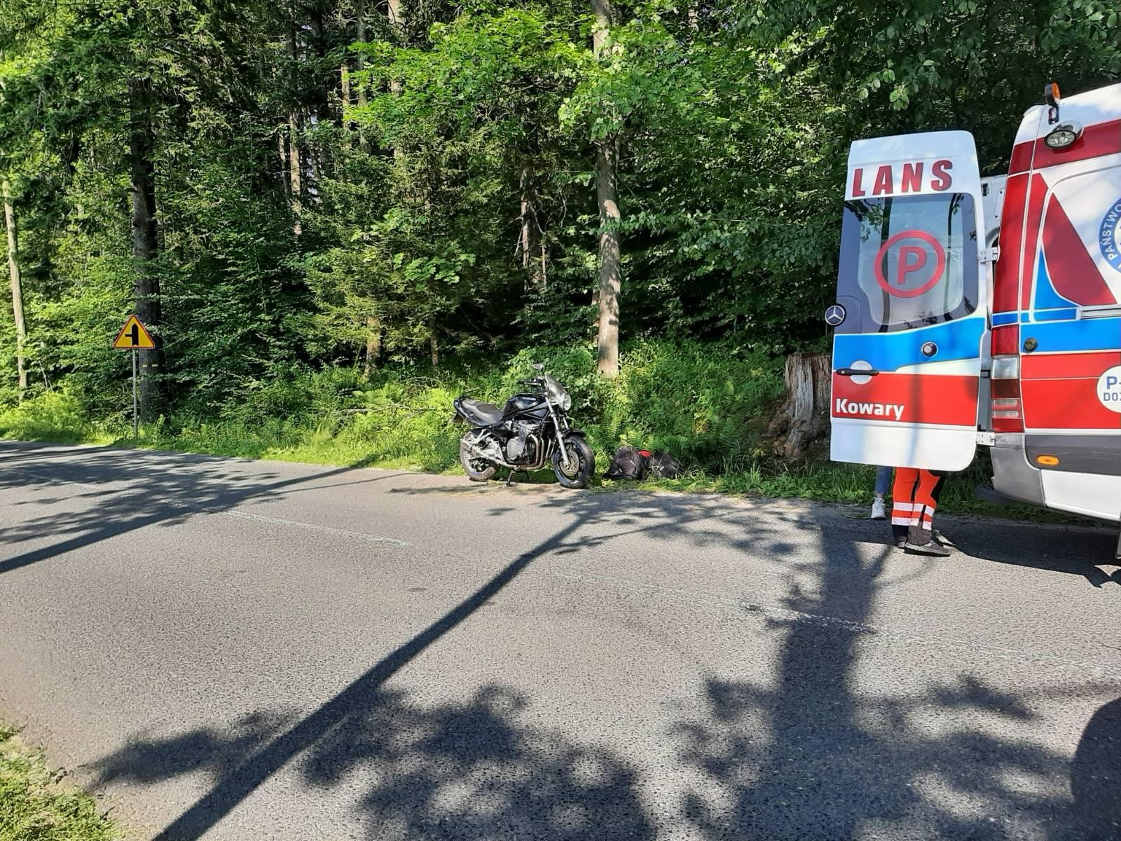 motocyklista-wpad-do-rowu-116794