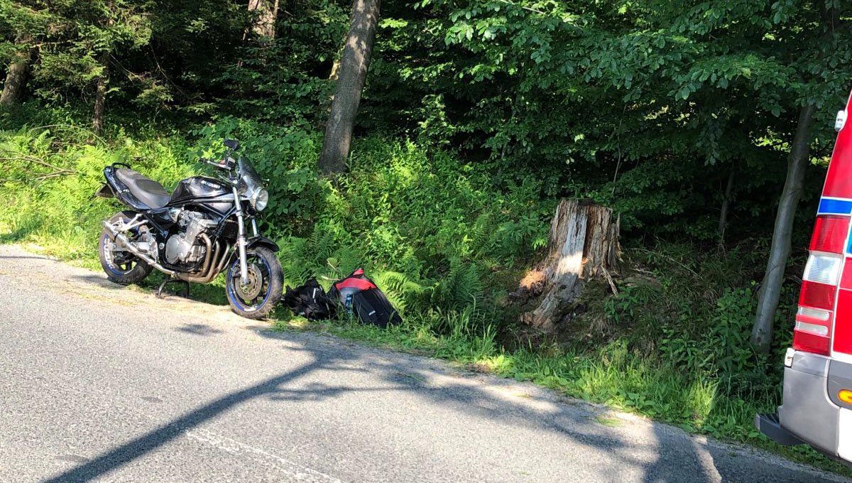 motocyklista-wpad-do-rowu-116794
