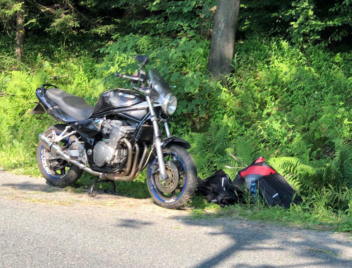 motocyklista-wpad-do-rowu-116794