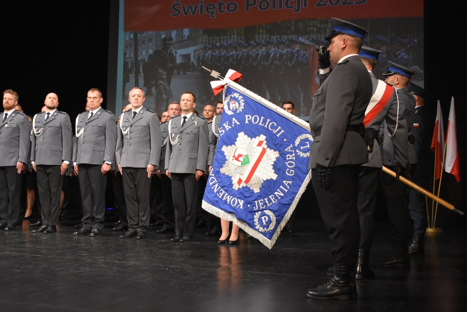 na-swieto-policji-awanse-nagrody-i-podziekowania-116892