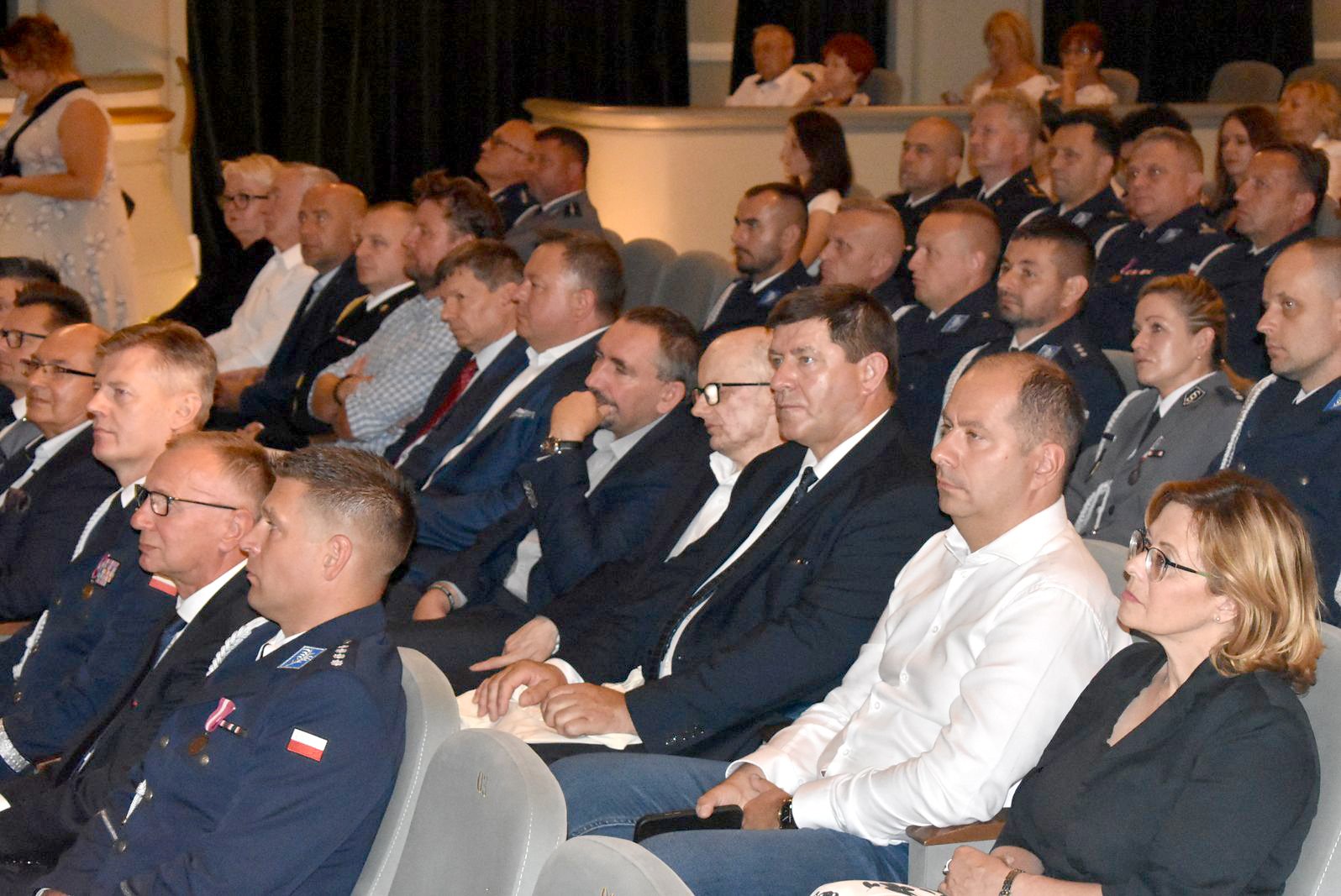 na-swieto-policji-awanse-nagrody-i-podziekowania-116892
