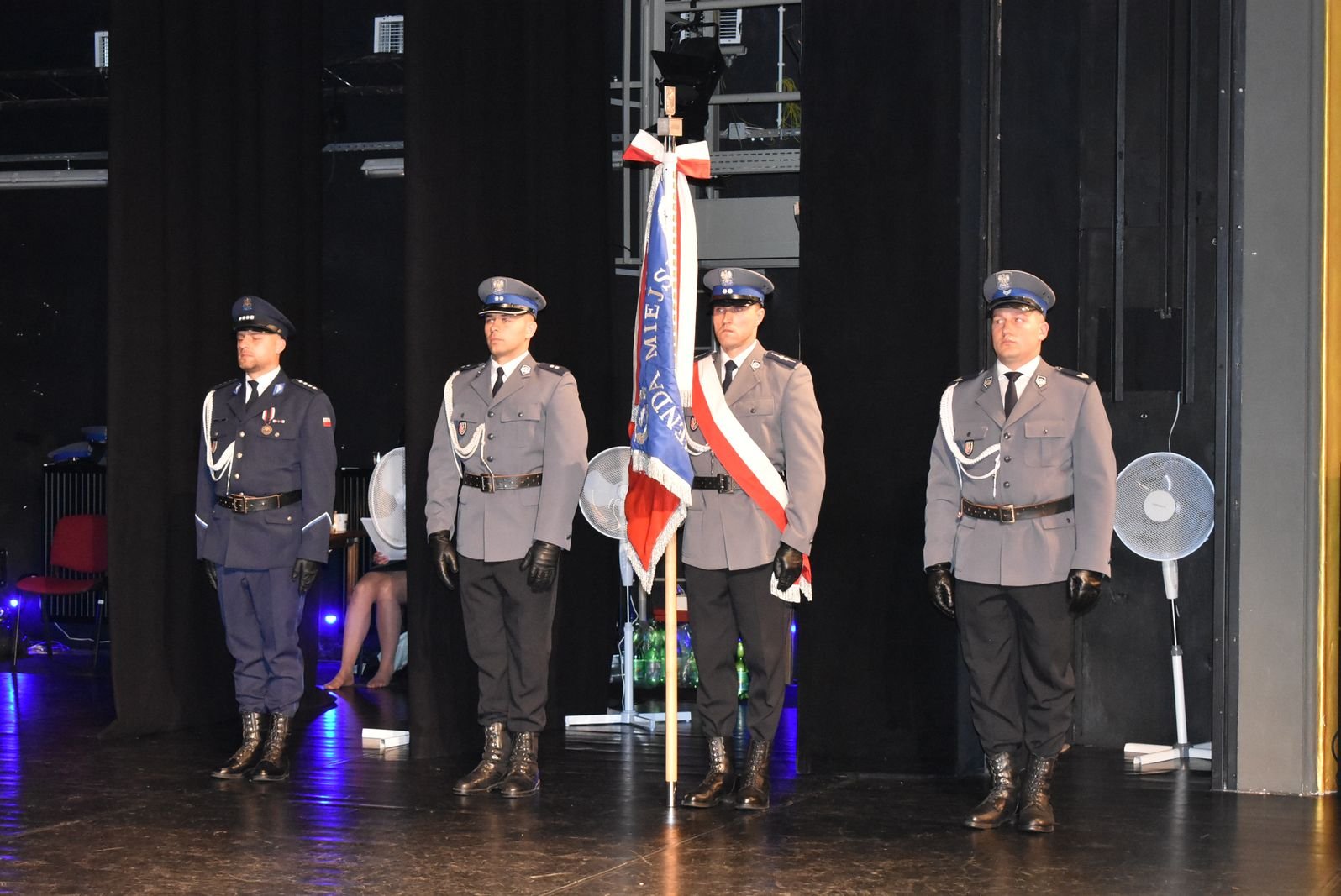 na-swieto-policji-awanse-nagrody-i-podziekowania-116892