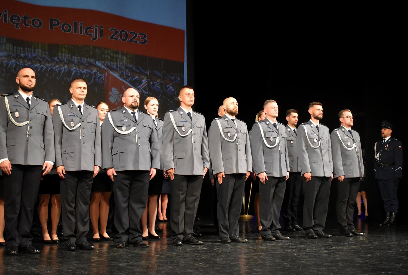 na-swieto-policji-awanse-nagrody-i-podziekowania-116892