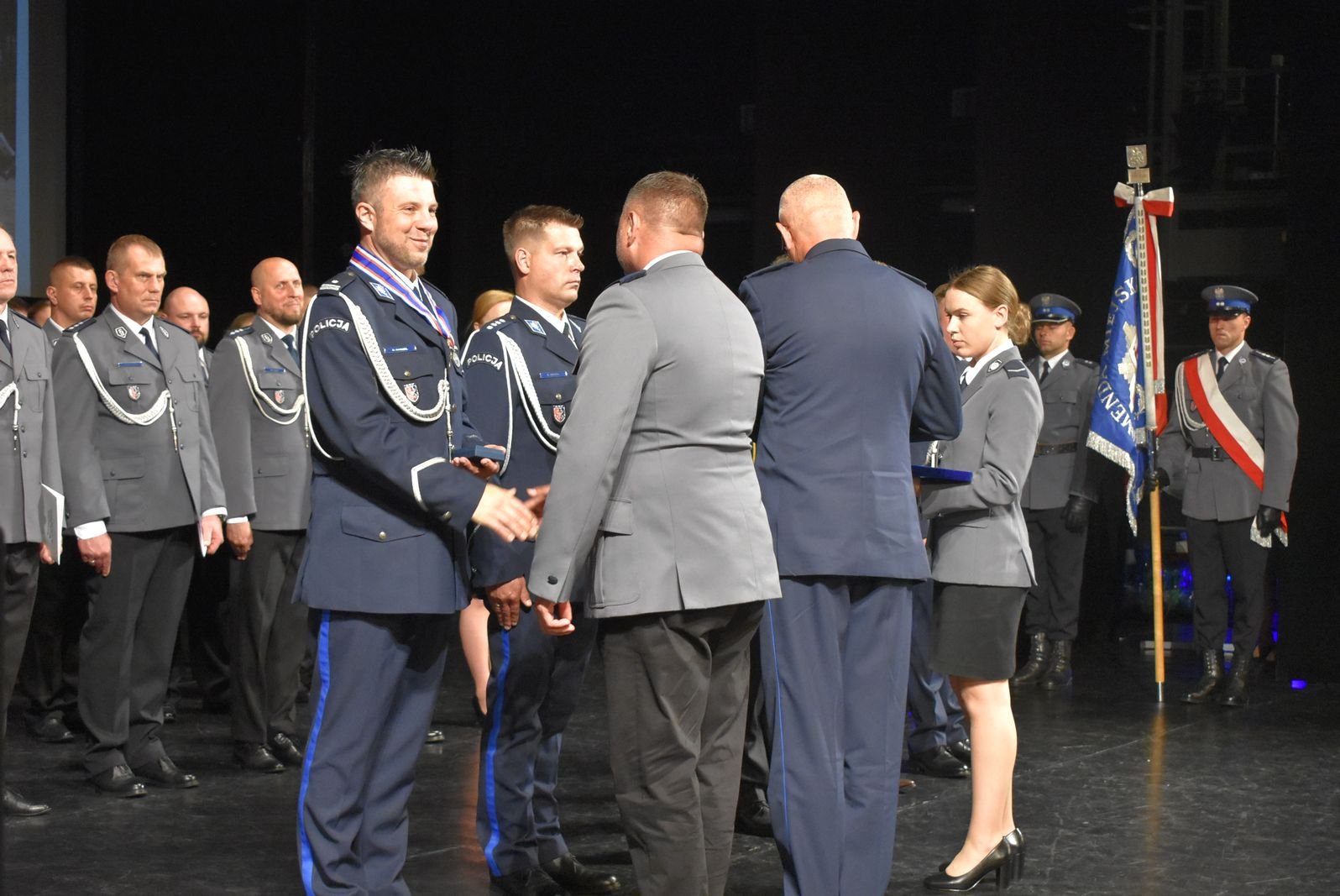 na-swieto-policji-awanse-nagrody-i-podziekowania-116892