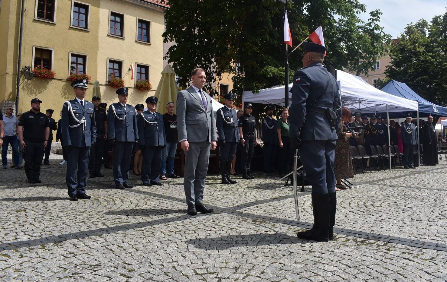 sztandar-dla-aresztu-sledczego-116920