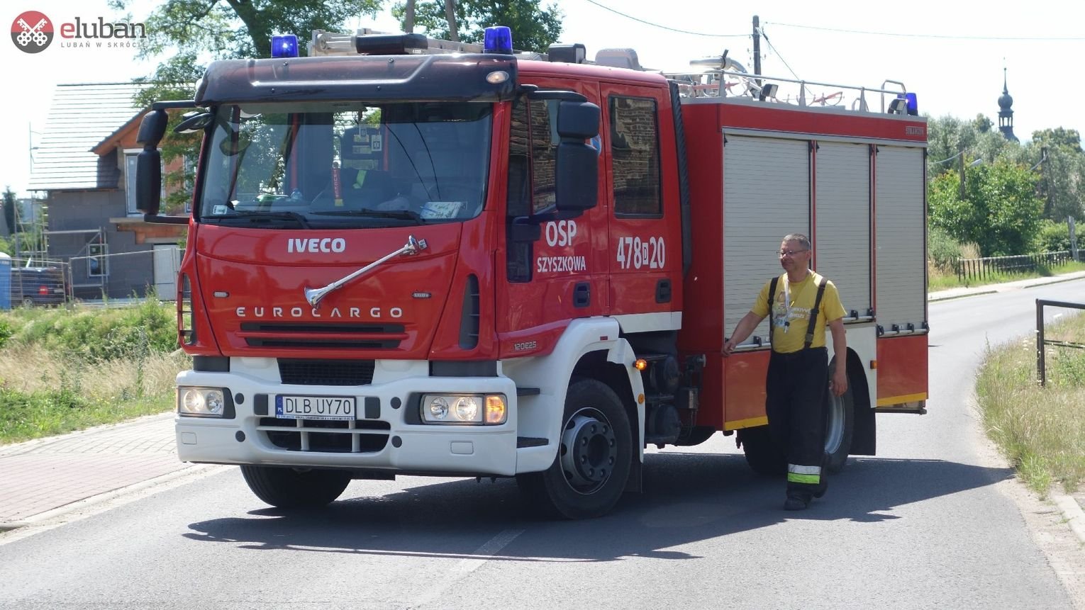 kierowca-zasab-i-uderzy-w-transformator-116984