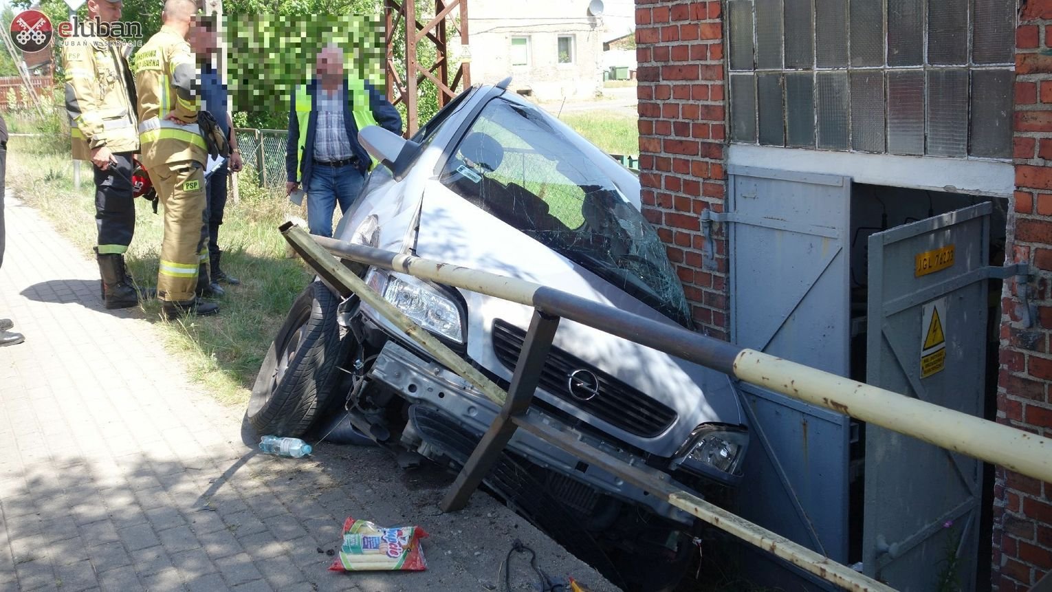 kierowca-zasab-i-uderzy-w-transformator-116984