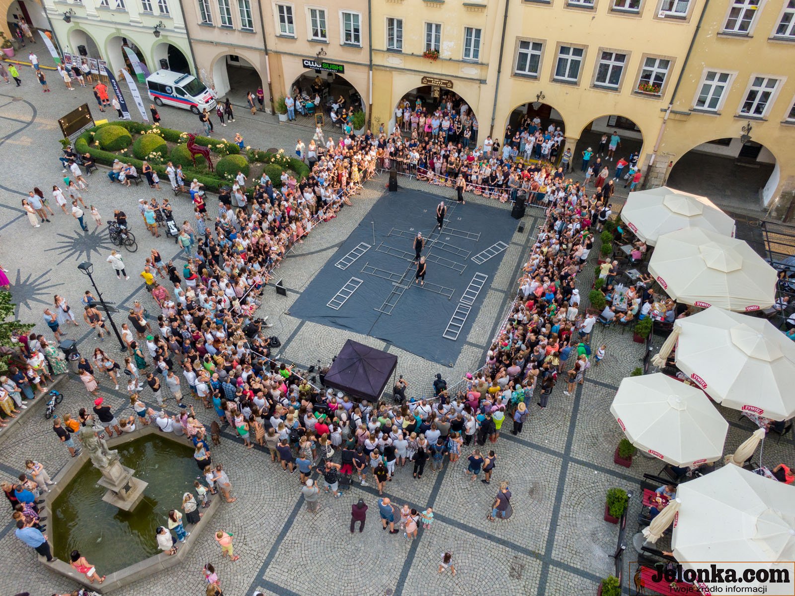 teatry-uliczne-z-lotu-ptaka-117016