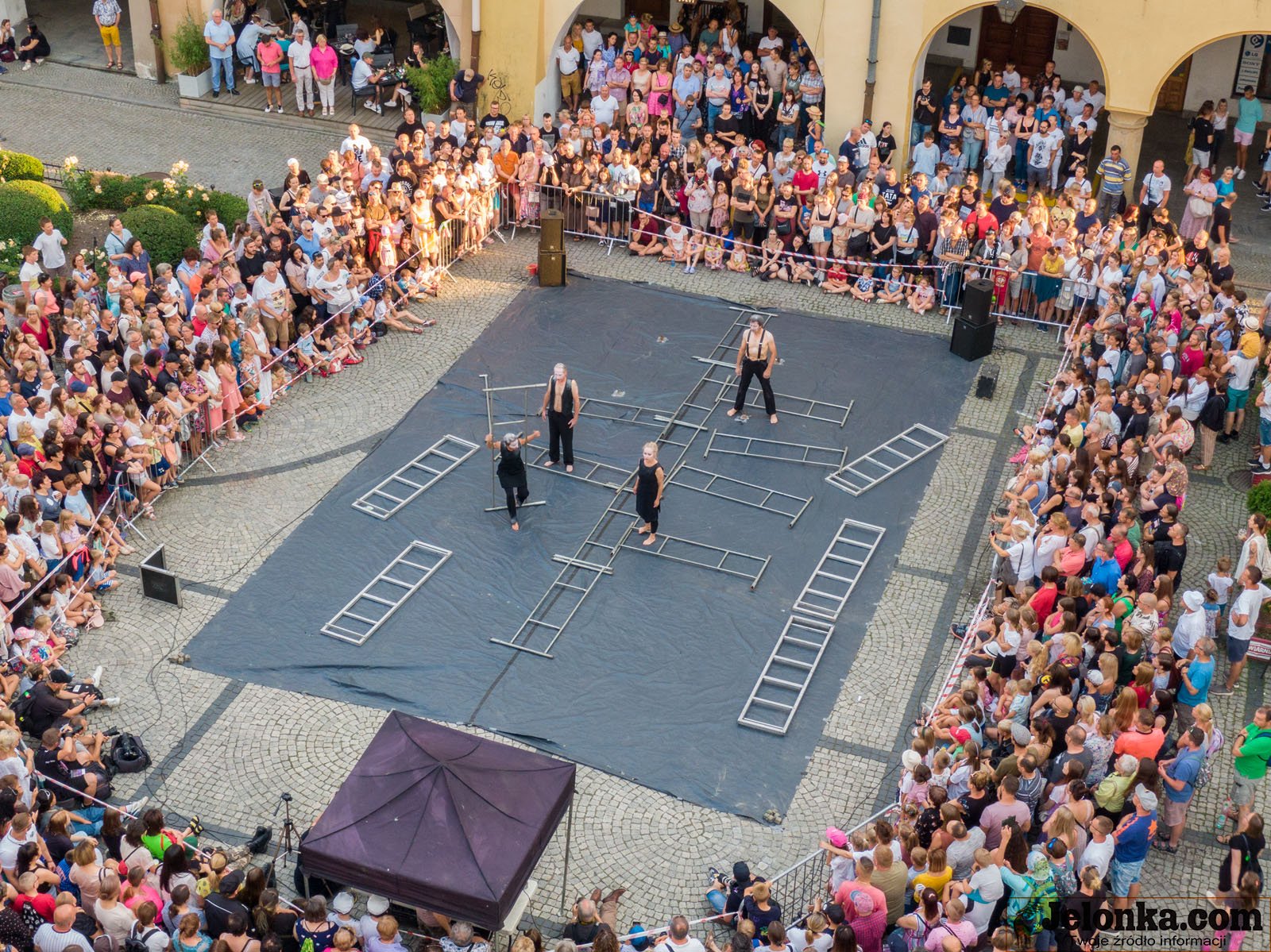 teatry-uliczne-z-lotu-ptaka-117016