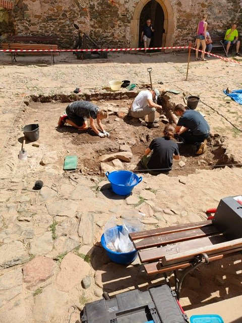 badania-archeologiczne-na-zamku-w-bolkowie-117111