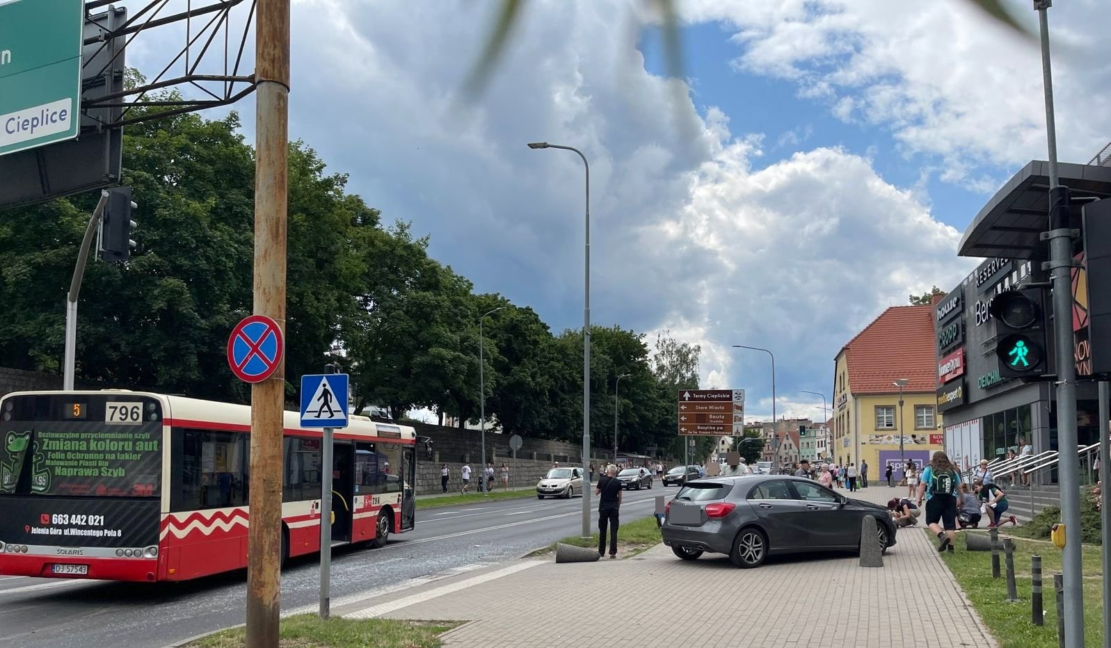 trzy-osoby-ranne-w-wypadku-przy-nowym-rynku-117127